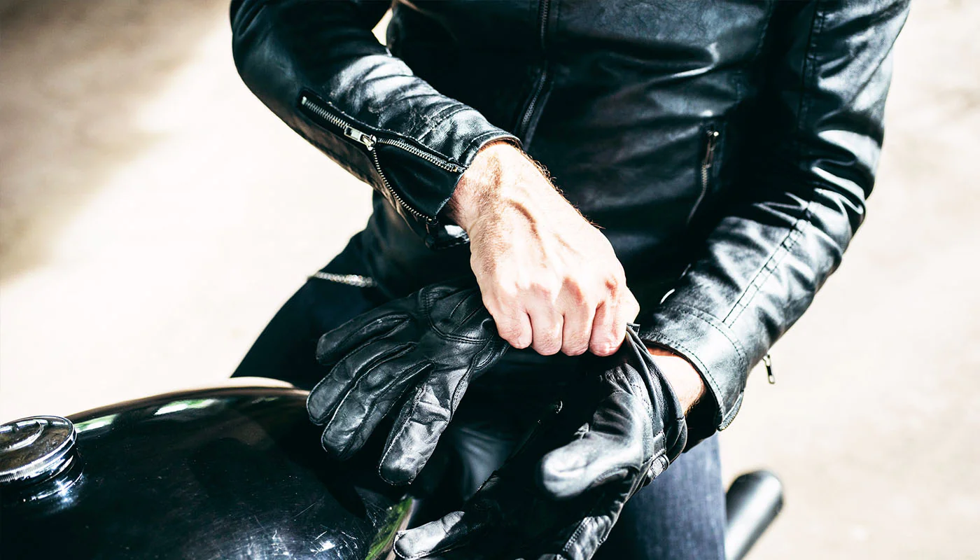 Jak dbać o skórę motocyklową? Przewodnik pielęgnacji
