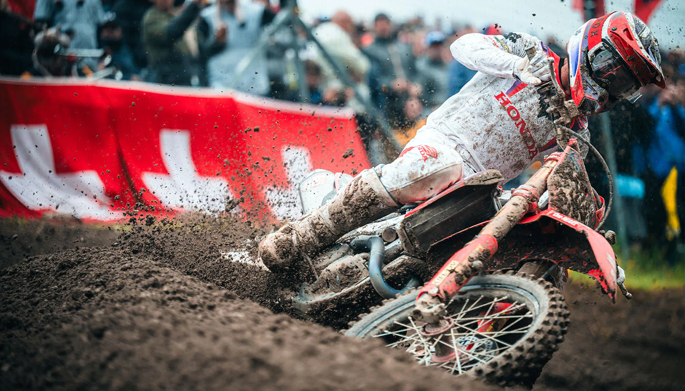 Smarowanie łańcucha w motocrossie - dlaczego to podstawa?